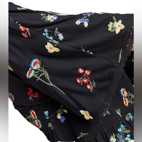 Anthropologie Parvati Floral Boho Embroidered Top Size Medium - Picture 12 of 15